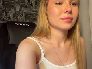 RoslynMiernik live cam preview