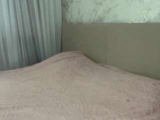 RoslynMiernik live cam preview