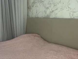 RoslynMiernik live cam preview