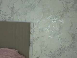 RoslynMiernik live cam preview