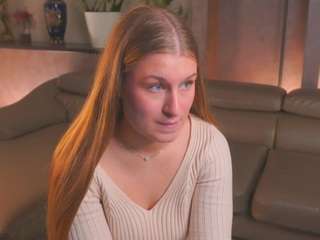 IvanaKnisley live cam preview