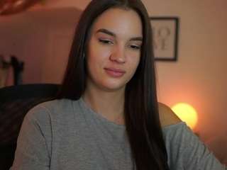MooningKatee live cam preview