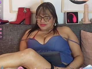 angelahotmature