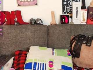 angelahotmature