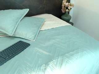 mrs-maddy-curves webcam