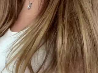 AntionetteDejong live cam preview