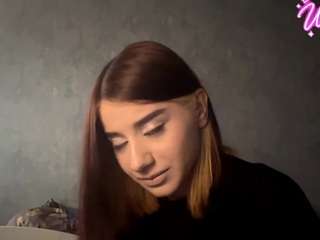 Kira live cam preview