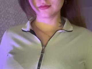 Sarah live cam preview