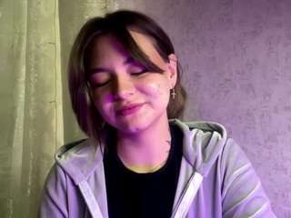 Sarah live cam preview