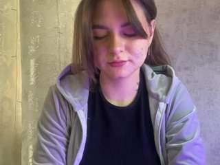 Sarah live cam preview