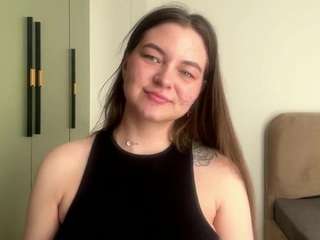 Sarah live cam preview