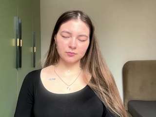 Sarah live cam preview