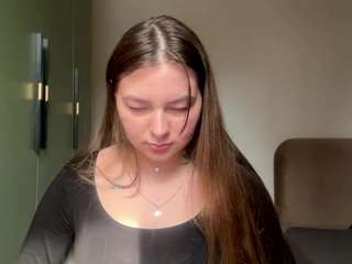 Sarah live cam preview