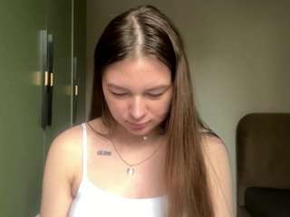 Sarah live cam preview