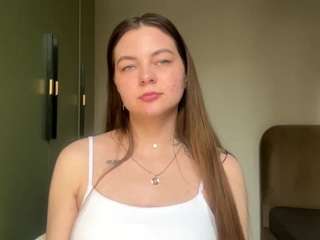 Sarah live cam preview