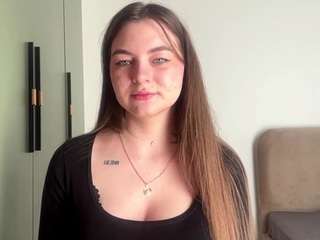 Sarah live cam preview