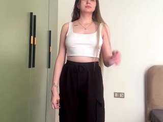 Sarah live cam preview