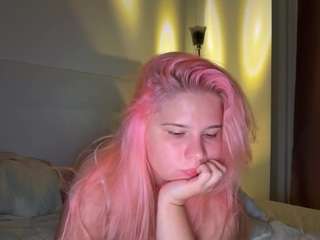 PonyChika live cam preview
