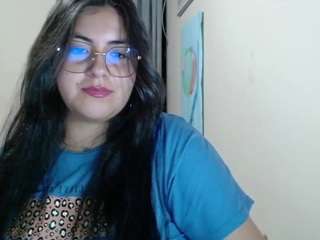 Alejandraa_33 live cam preview