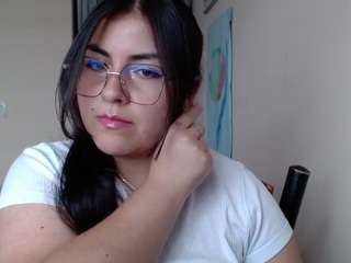 Alejandraa_33 live cam preview