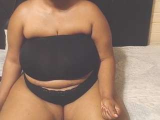 Profile thumbnail for Curvyamara-250