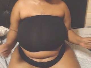 curvyamara-250