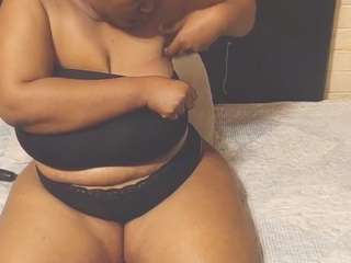 curvyamara-250