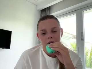 Avelia live cam preview