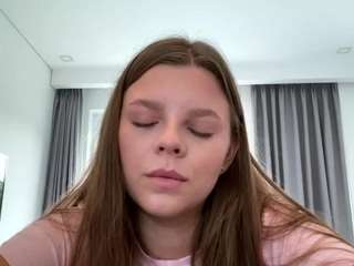 Avelia live cam preview