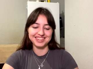 FlossieKnippers live cam preview