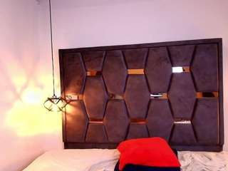 sara-naugty