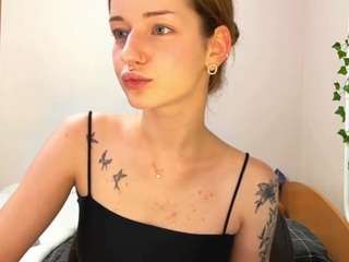 Lesly live cam preview