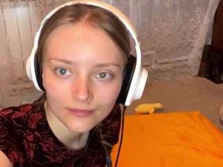 Monika live cam preview
