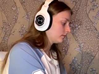 Monika live cam preview