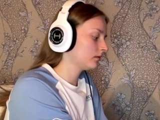 Monika live cam preview