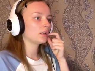 Monika live cam preview