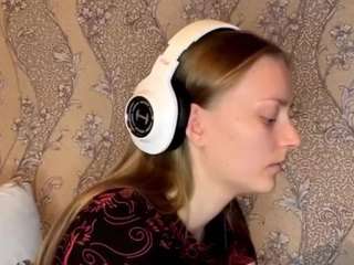 Monika live cam preview