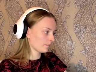Monika live cam preview