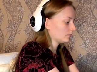 le modèle deettabrokaw est en webcam porno dans un show sur le site camsoda, il possède les tags suivants: amateur,anal toys,voyeur,tiny tits,thin,tease,striptease,strip,squirter,sexy,roleplay,public,no drinking,nature,natural,naked,lush,lingerie,jerk off,hot