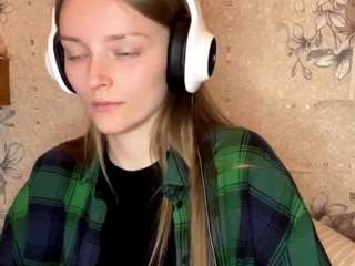 Monika live cam preview