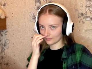 Monika live cam preview