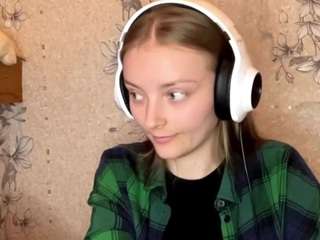 Monika live cam preview
