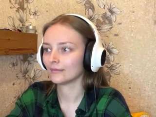 Monika live cam preview