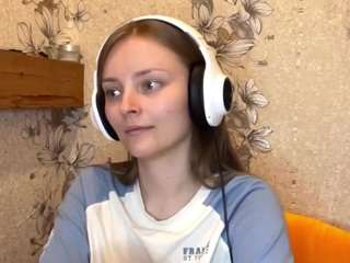 Monika live cam preview