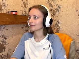 Monika live cam preview
