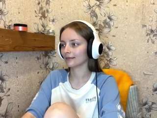 Monika live cam preview