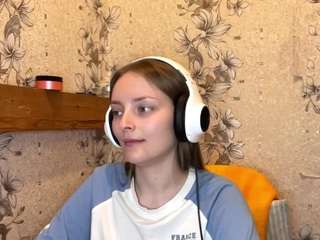 Monika live cam preview