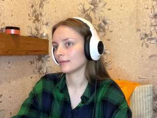 Monika live cam preview