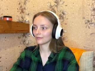 Monika live cam preview