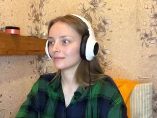 Monika live cam preview